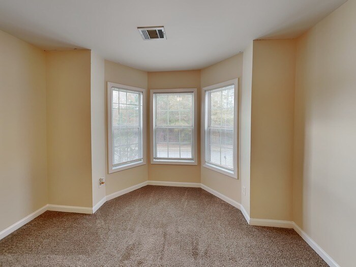 Building Photo - 2609 Bluestone Dr SW