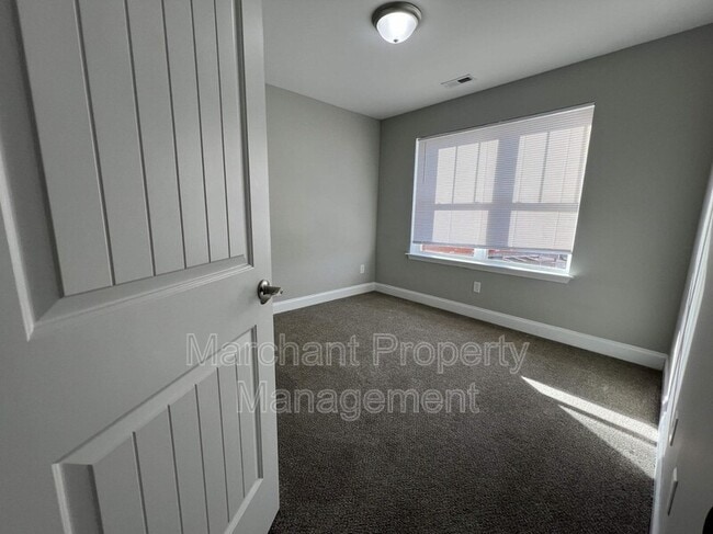 Building Photo - 148 N Church St