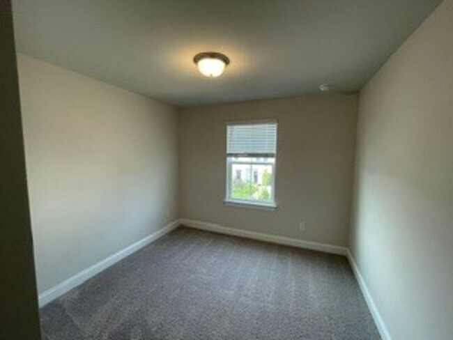 Building Photo - 4506 Skywood Ln