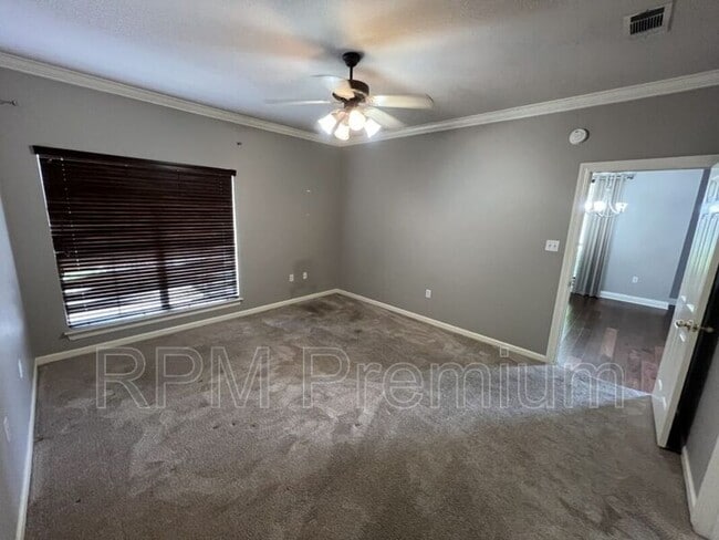 Building Photo - 5518 Arialo Dr