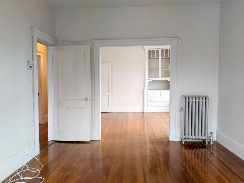 Building Photo - 104 Conwell Ave