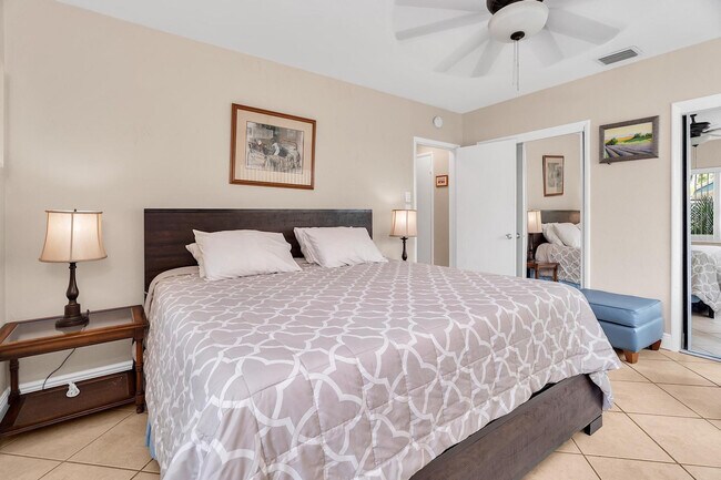 Building Photo - 2109 NE 26th St