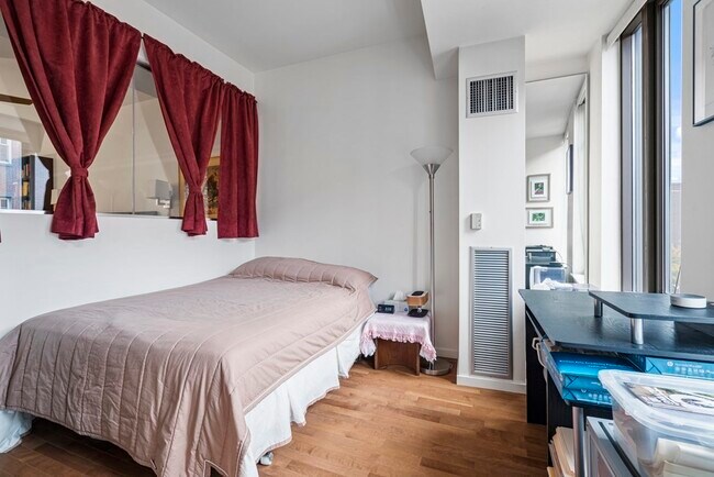 Building Photo - 1313 Washington St