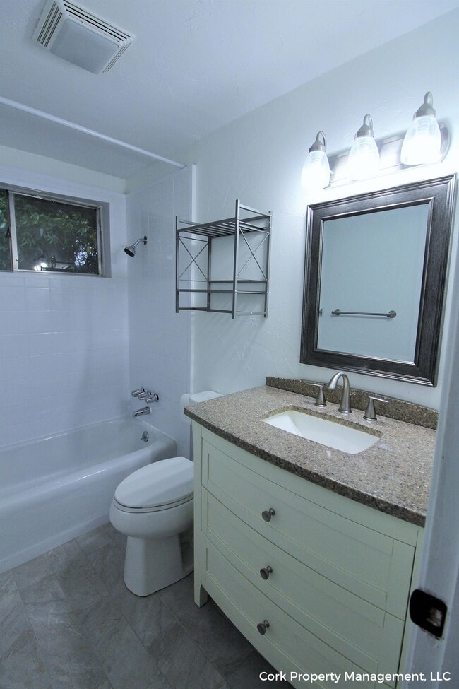 Building Photo - 609 Belle Air Ave