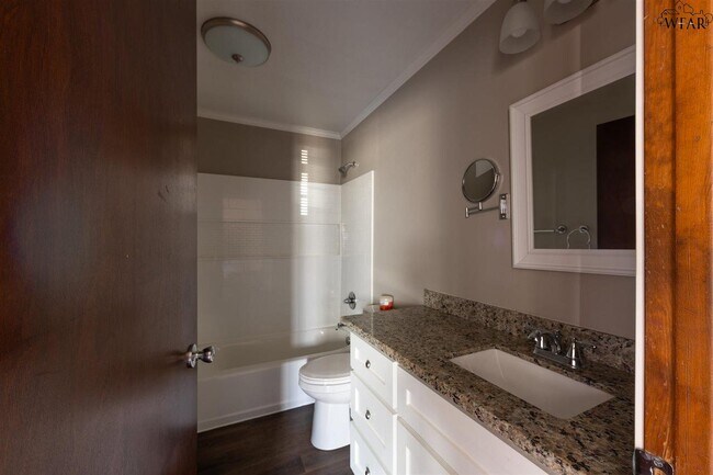 Building Photo - 4448 Cunningham Dr