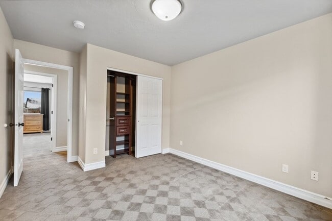 Building Photo - 4 bedroom, 3 bath, corner lot home