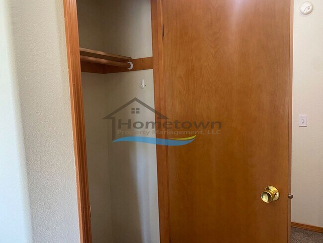 Building Photo - Beautiful 4 Bed 2 Bath Home on Corner Lot ...