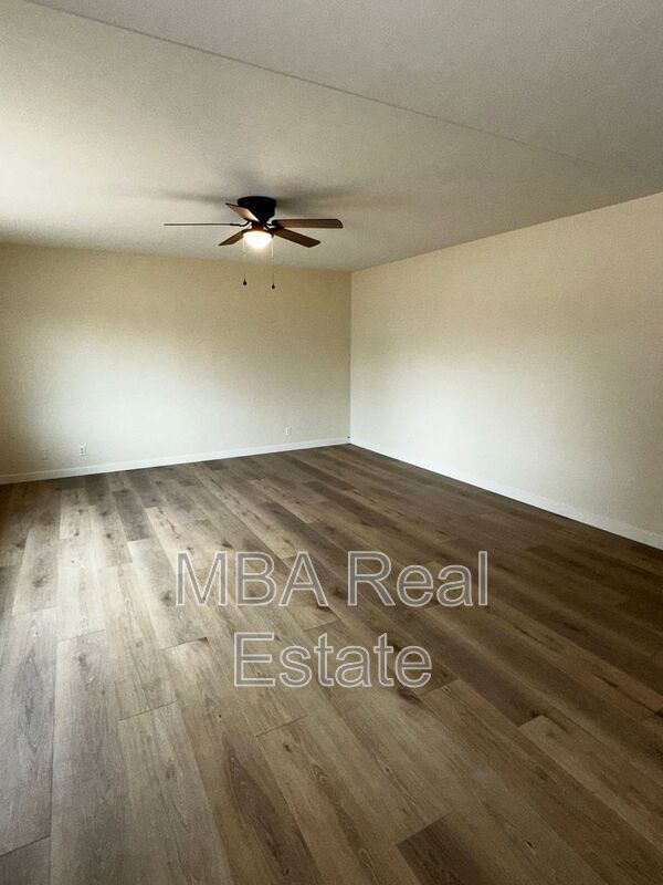 Building Photo - 660 W Erie St