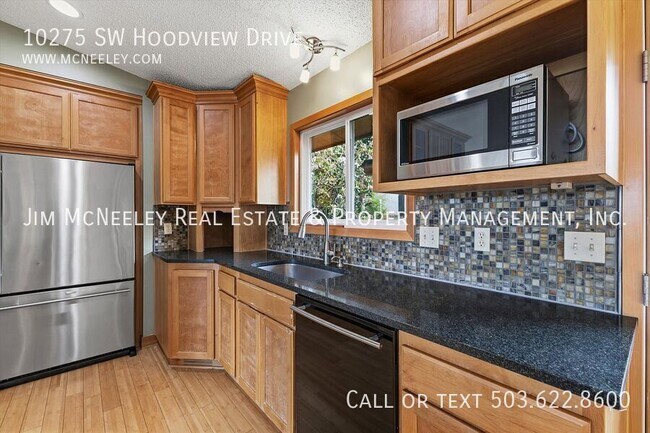 Building Photo - 10275 SW Hoodview Dr