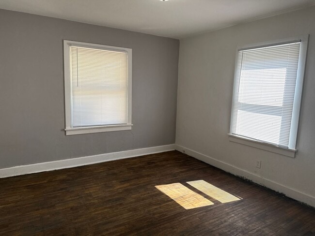 Building Photo - Coming soon!!!!      4 bedroom 2 bath with...