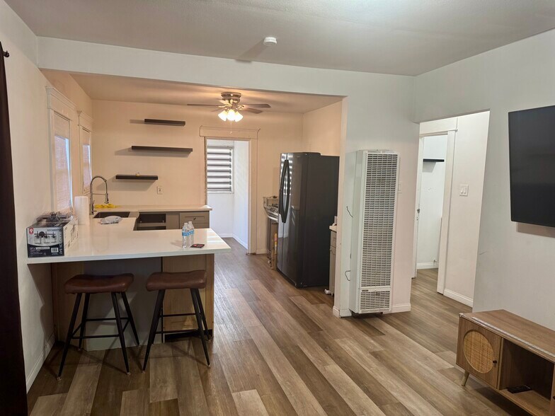 Kitchen - 1045 Bradford St