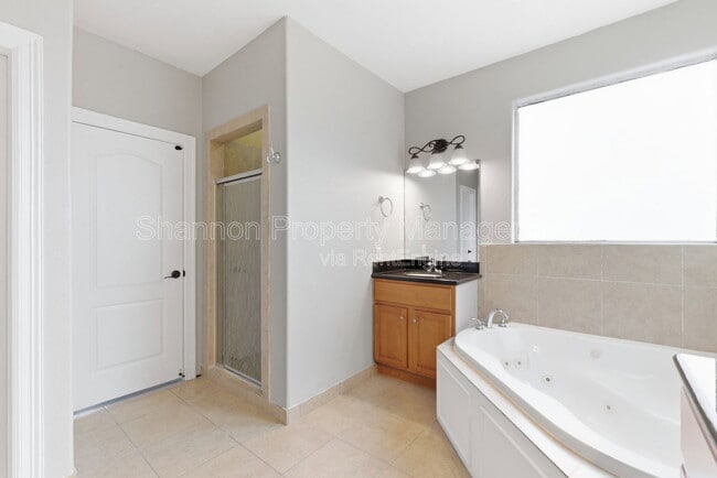 Building Photo - 408 Eichwurzel Ln