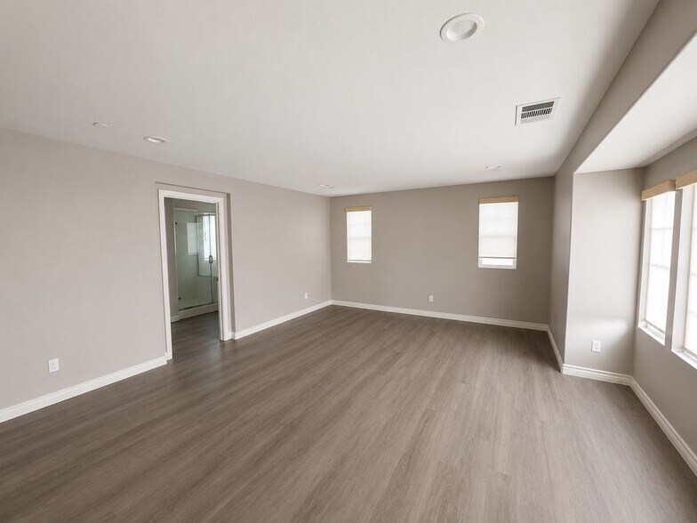 Building Photo - 2308 Navigation Cir