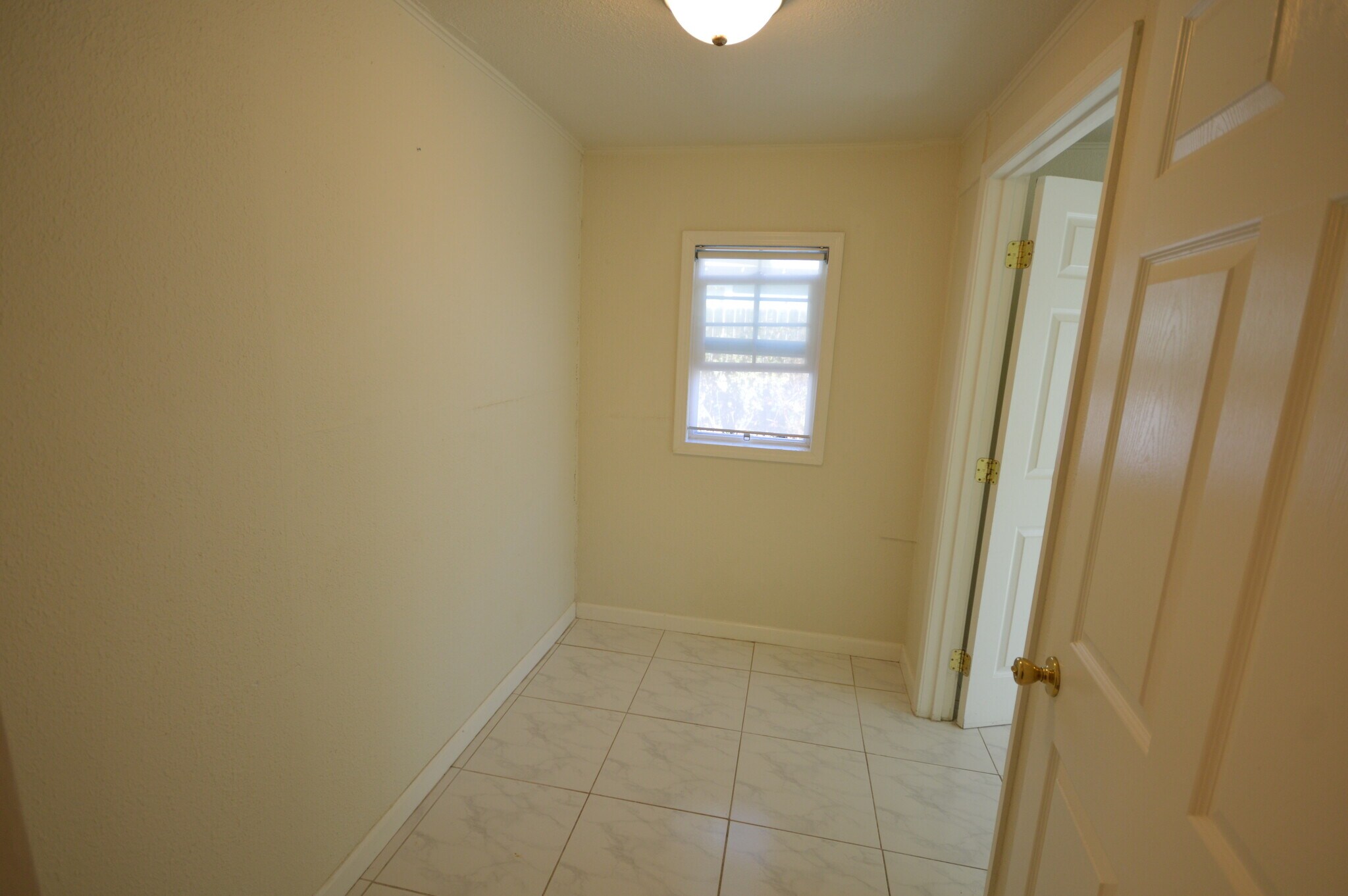 Building Photo - 1800 Devon Ct