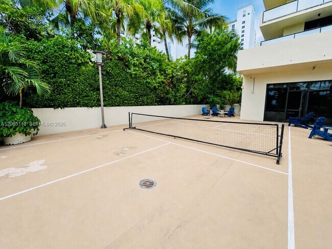 Building Photo - 1621 Collins Ave