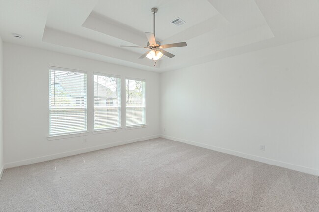 Building Photo - 215 Warbler Song Dr