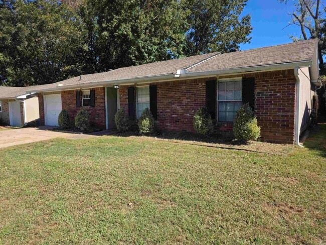 Primary Photo - 1000 Lehman Dr