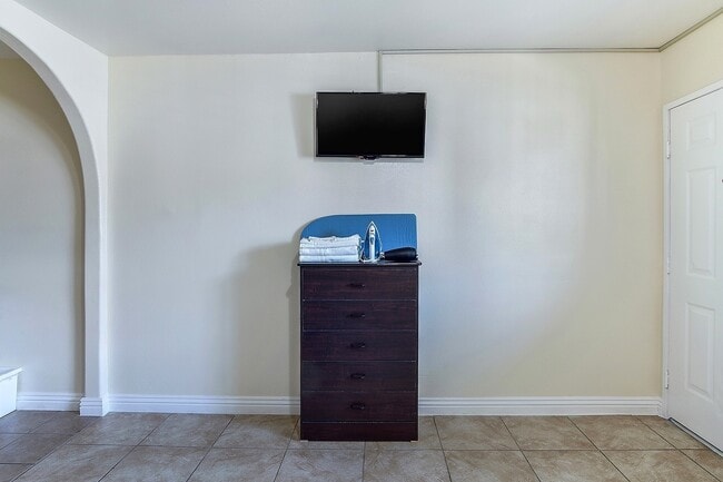 Primary Photo - West Adams Studios