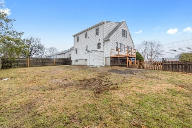 Building Photo - 24 Garden St