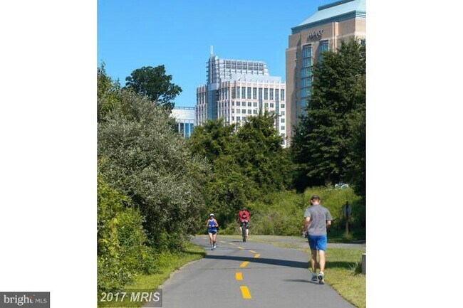 Building Photo - 1785 Jonathan Way