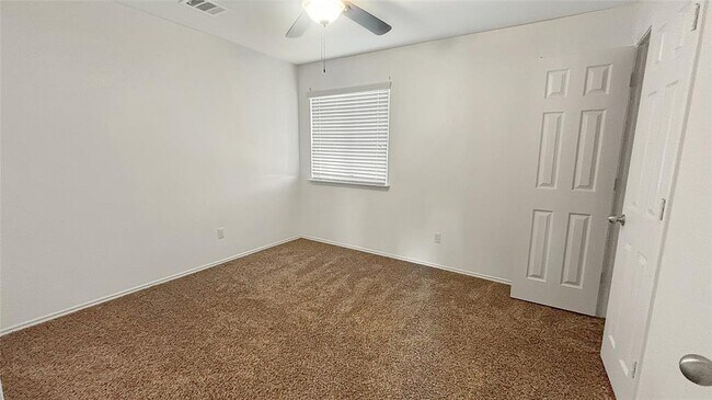 Building Photo - 133 Langtry Ln