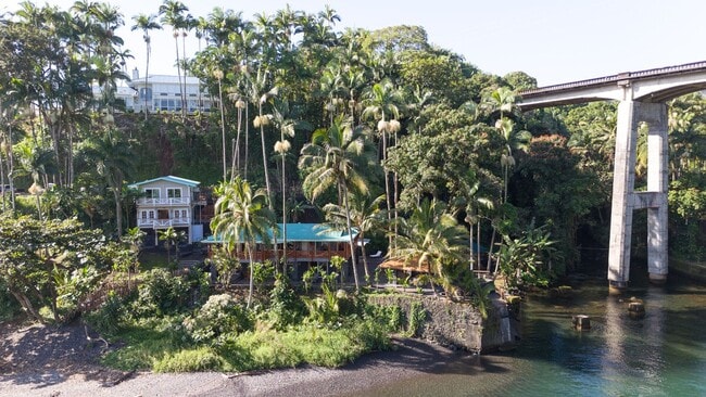 Building Photo - Oceanfront Estate: The Honolii Hale