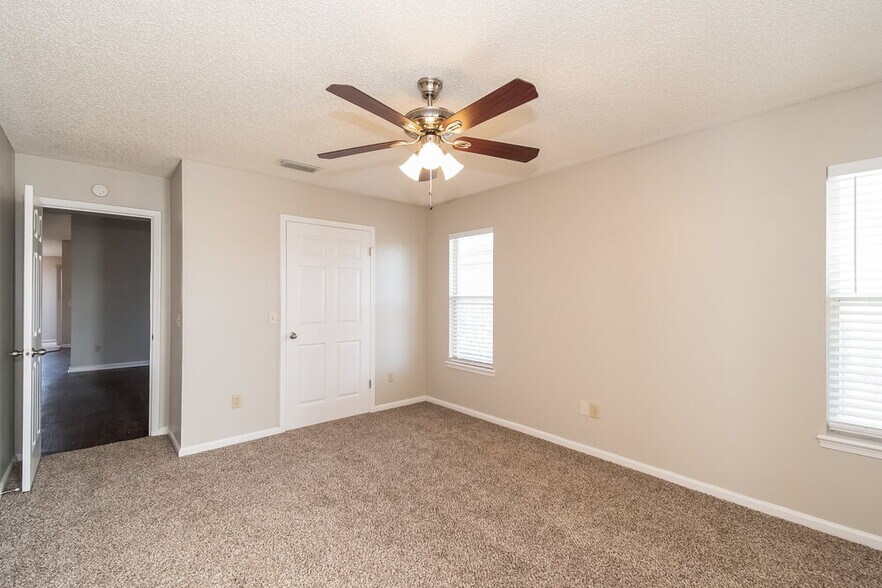 Building Photo - 12335 Silent Brook Trail N