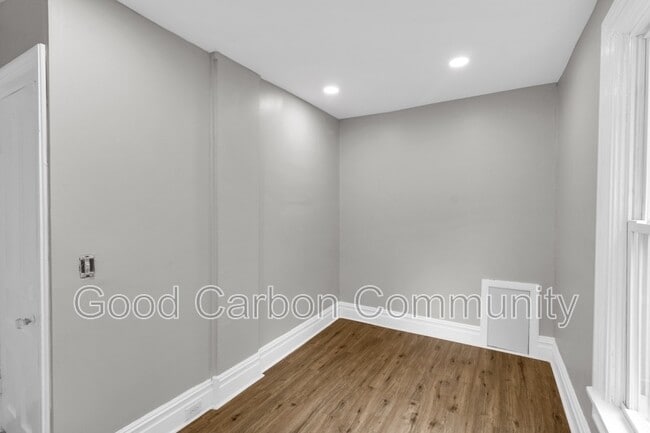 Building Photo - 246 Tremont St