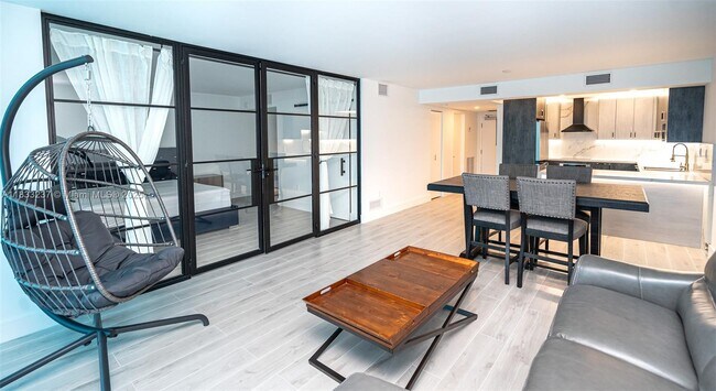 Building Photo - 18081 Biscayne Blvd