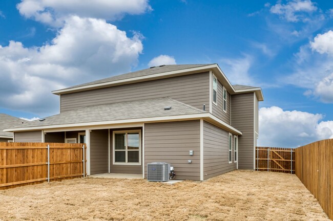 Building Photo - GORGEOUS 3 BEDROOM 2.5 BATH DUPLEX LOCATED...