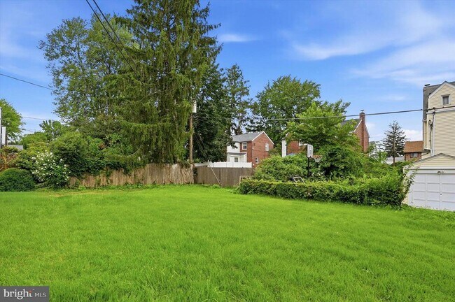 Building Photo - 219 Crosshill Rd