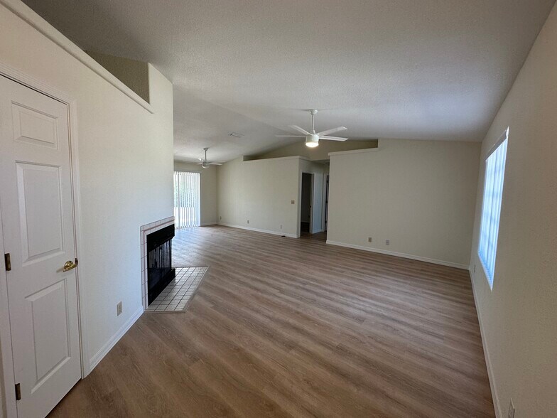Building Photo - 3036 Ranchero Dr