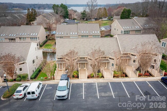 Building Photo - 14623 Waterside Dr