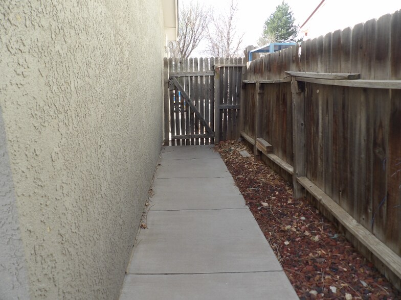 Building Photo - 7015 Woody Creek Dr