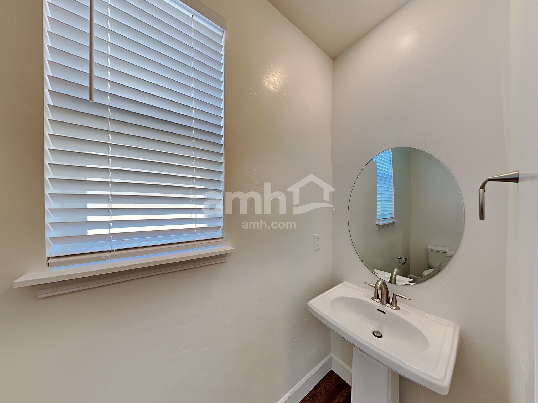 Building Photo - 2360 S Wild Horse Way