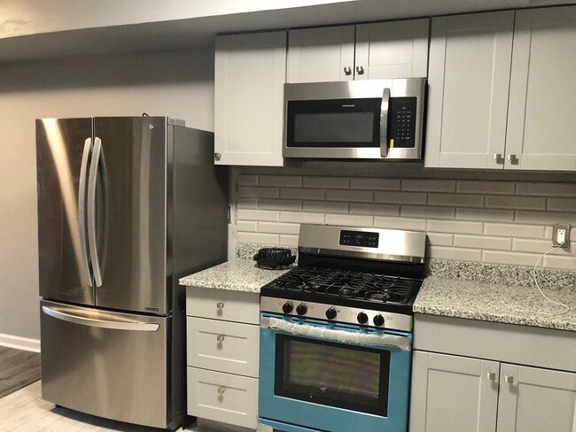 Building Photo - 405 S Vincent St