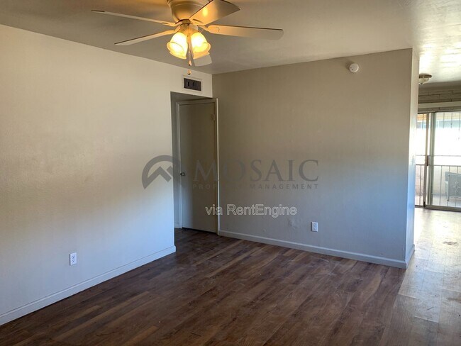Building Photo - 1204 S McClintock Dr