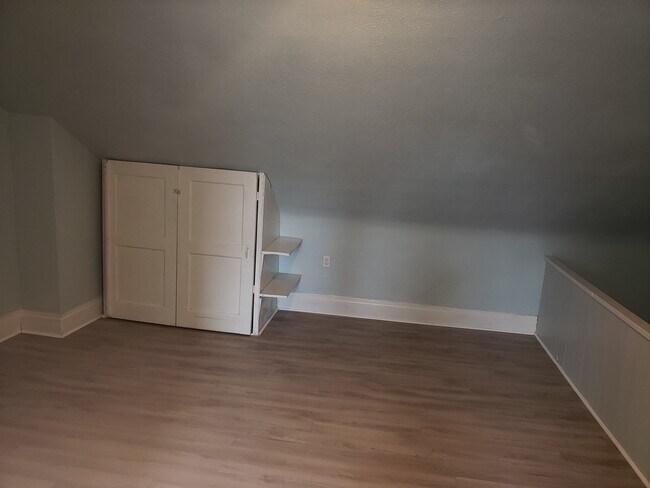 Building Photo - 84 S 15th St