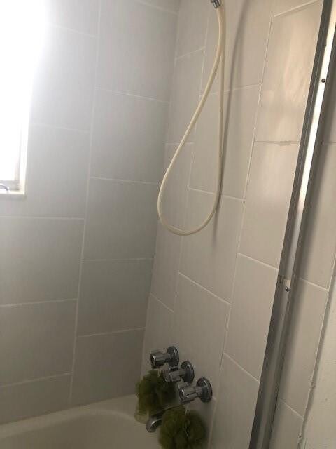 Building Photo - 2801 Somerset Dr