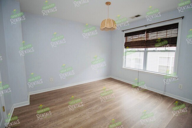 Building Photo - Pre-Lease for July 15 2026- 3 Bedroom, 2.5...
