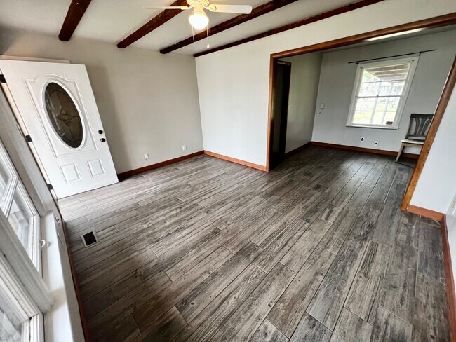 Building Photo - 2520 SW 45th St