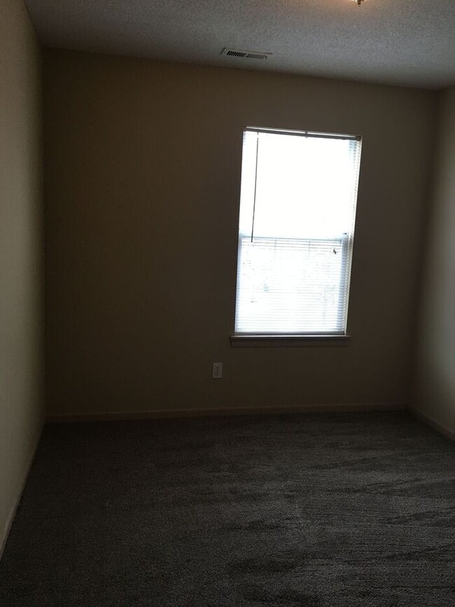 Building Photo - South Garden Townhomes