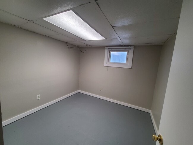 Building Photo - 2 Bedroom Home in Normal