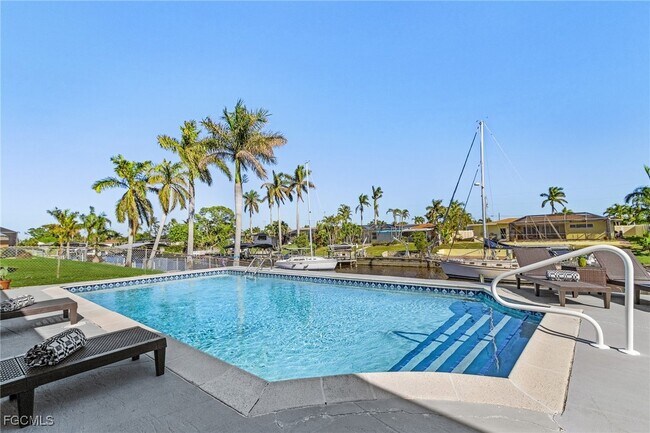 Building Photo - 2823 SE 18th Ave