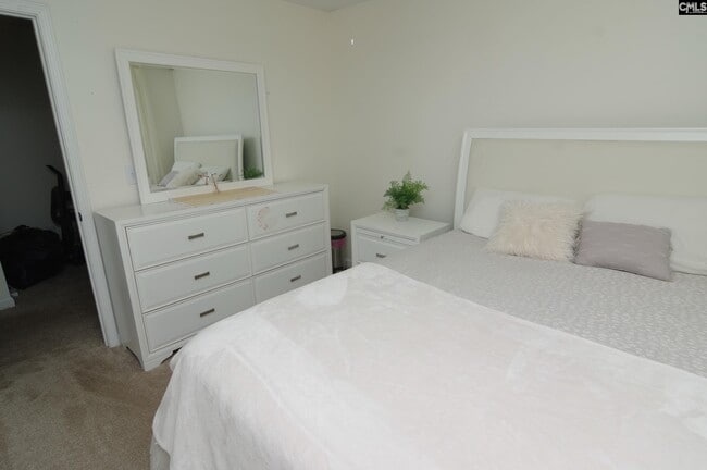 Building Photo - 212 Glossy Green Ln