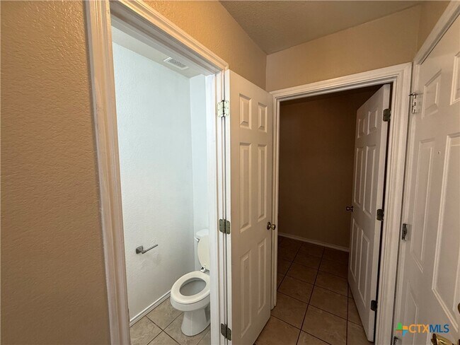 Building Photo - 918 Sagewood Trail