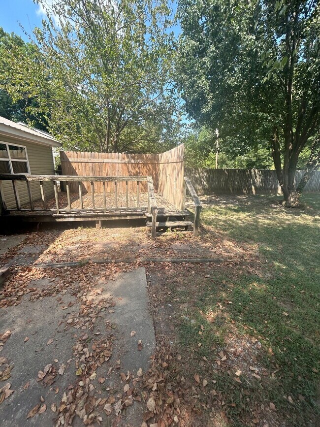 Building Photo - "Charming 4-Bedroom Retreat with Granite T...