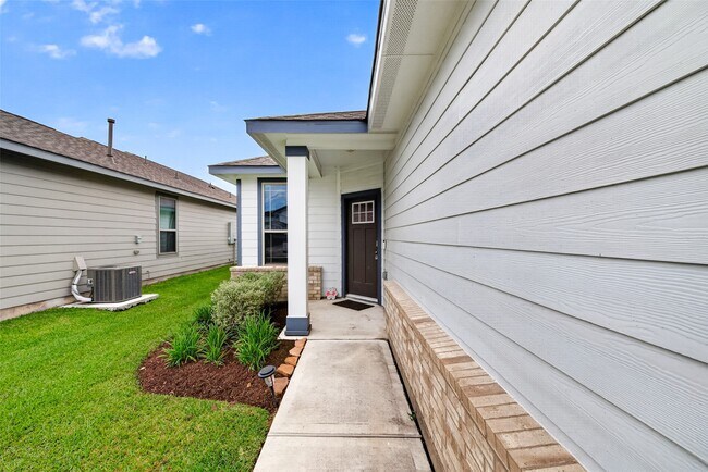 Building Photo - 8006 Barret Travis Ct