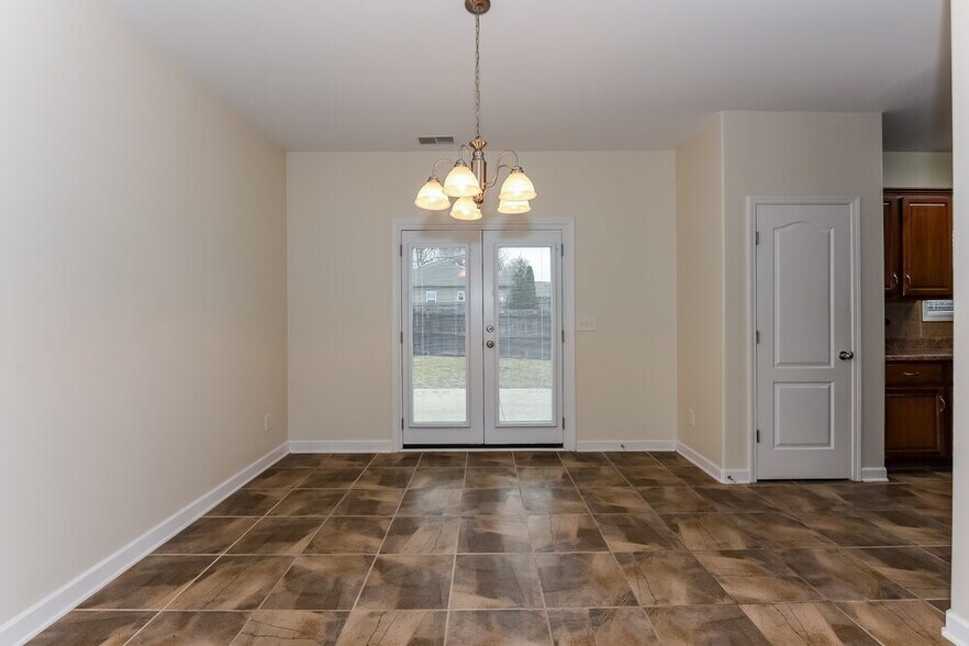 Building Photo - 8002 Starling Ct