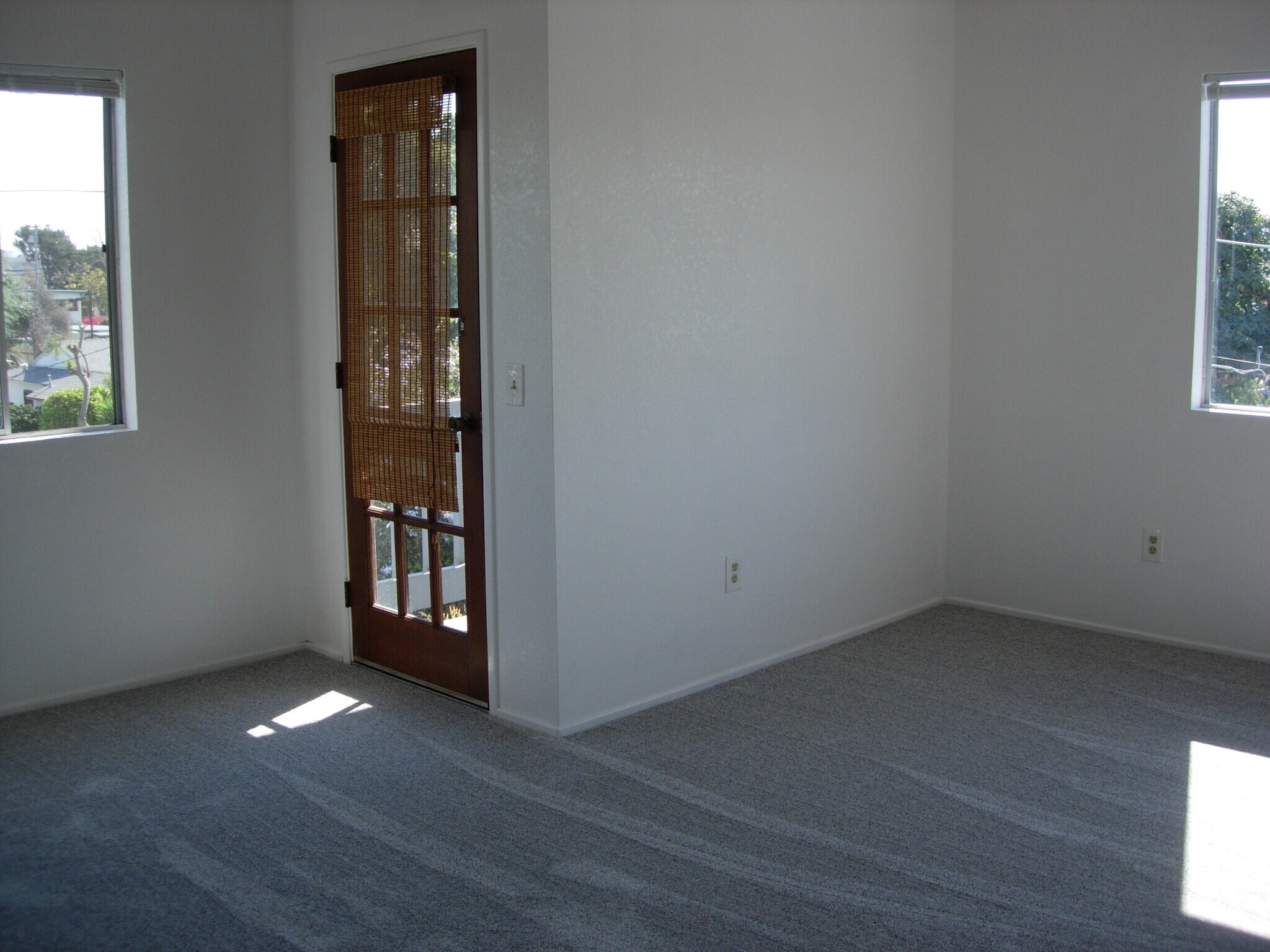 Building Photo - 816 Delaware St